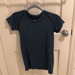 Lulu lemon size 4 swiftly tech tee - dark teal